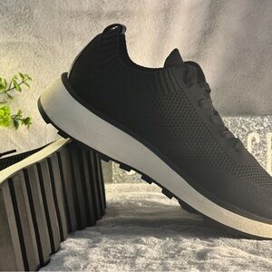 Women's Black Knit Athletic Shoes